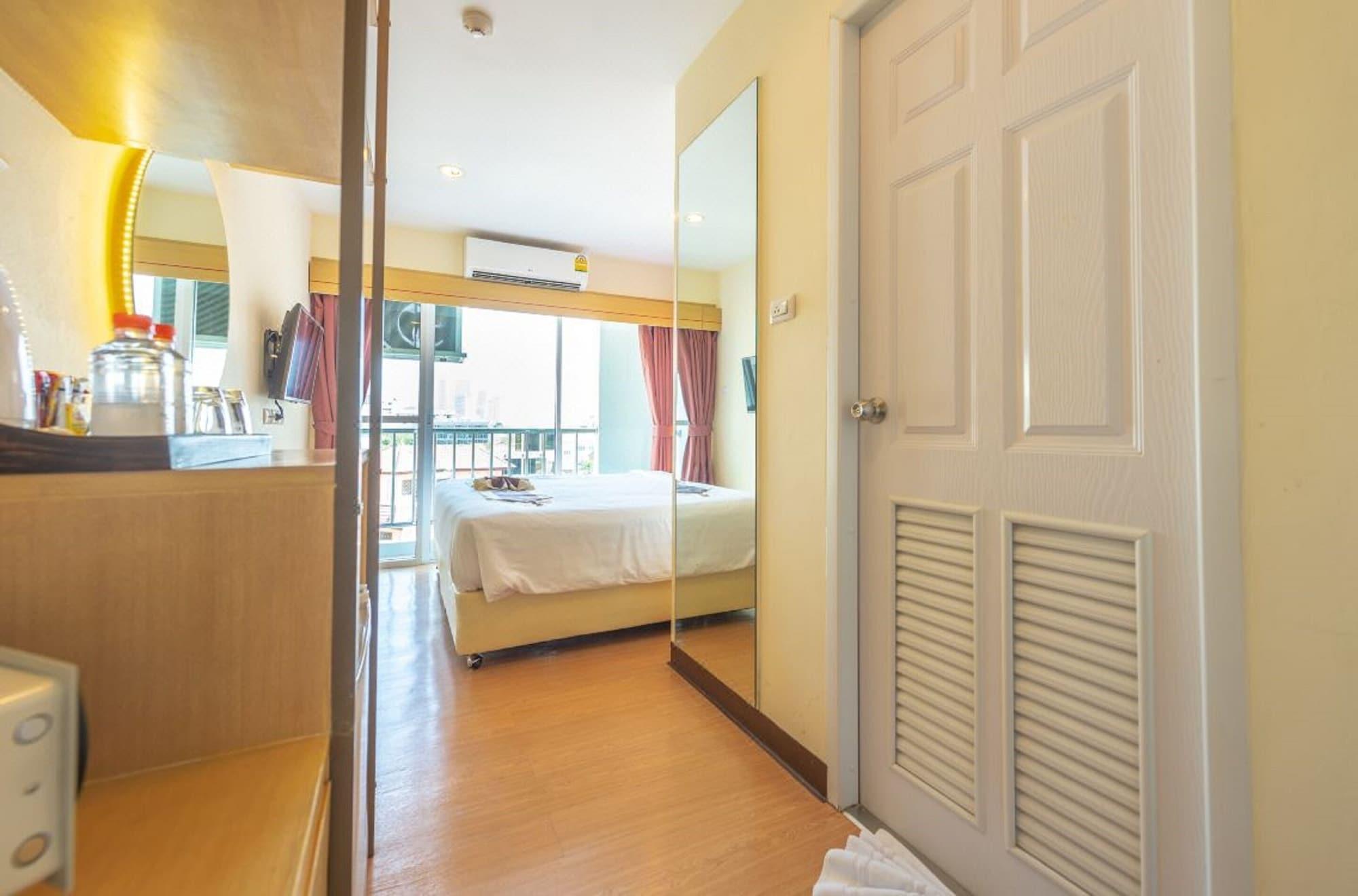 Klean Residence Hotel Банкок Екстериор снимка